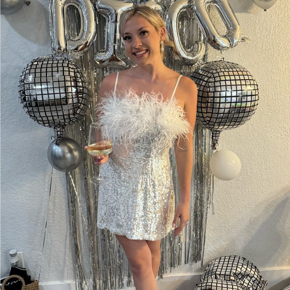 Audrey Adele Dress - Picture 2 of 4